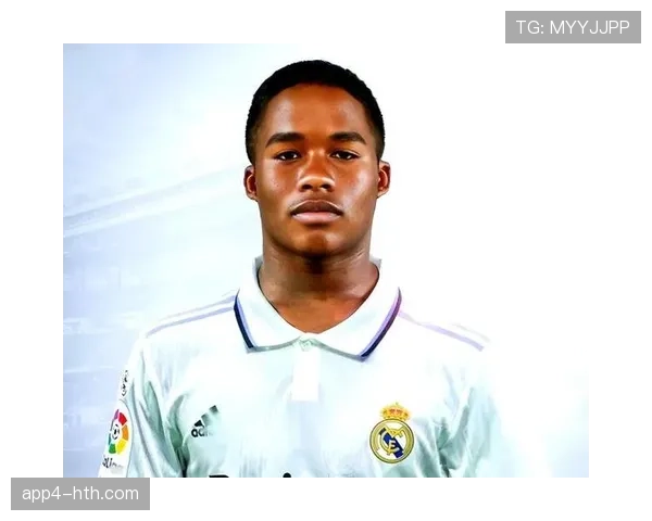 恩德里克成为法甲第四年轻戴帽者,跻身传奇序列 恩德里克成为法甲第四年轻戴帽者,跻身传奇序列